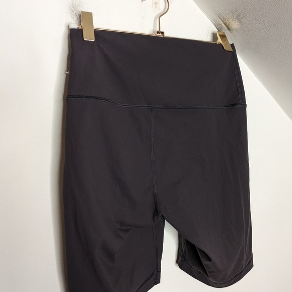 EVERLANE Women's The Perform High Rise Bike Short Ink Gray NEW Size S - Picture 4 of 6